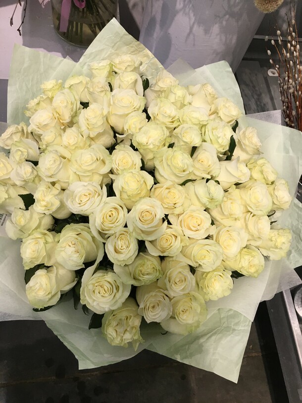 Букет облако, артикул F81221 - 16500 рублей, доставка по городу. Flawery - доставка цветов