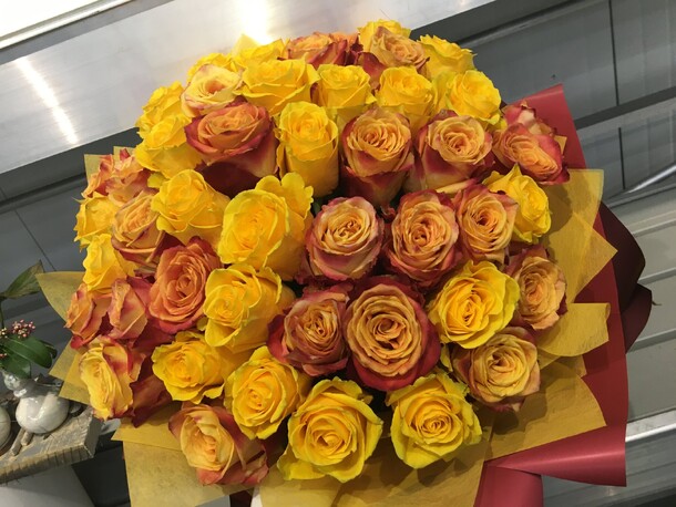 Букет богатство, артикул F81226 - 8250 рублей, доставка по городу. Flawery - доставка цветов