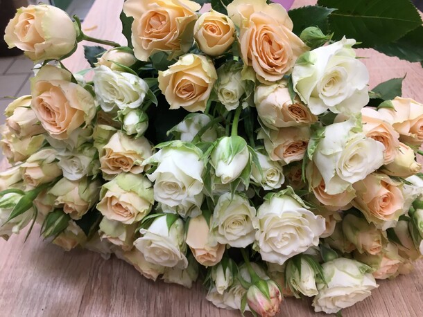 Букет облачко нежное, артикул F82238 - 6050 рублей, доставка по городу. Flawery - доставка цветов