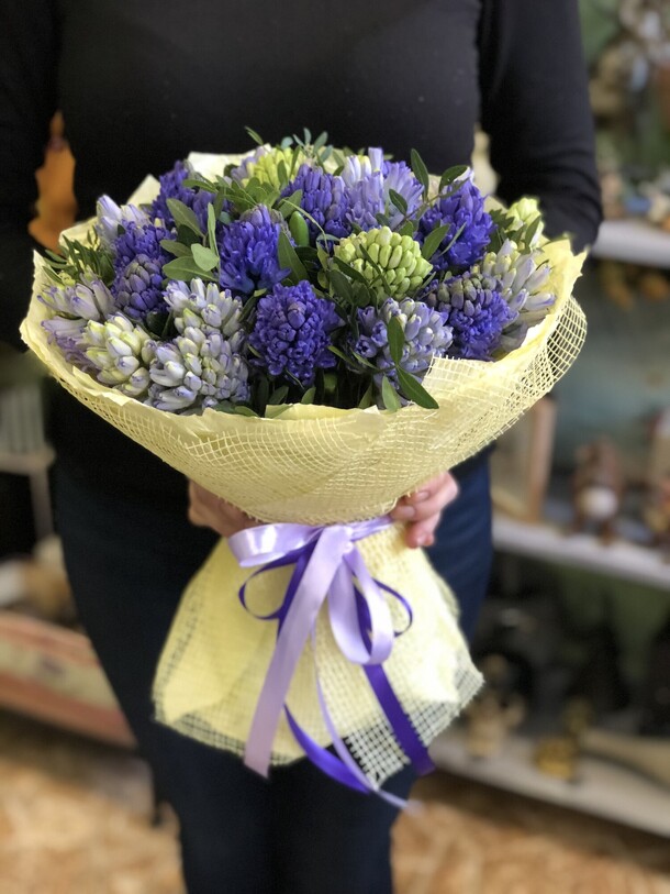 “blue sky”, артикул F83008 - 10800 рублей, доставка по городу. Flawery - доставка цветов