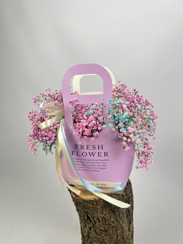 Гипсофила в сумочке, артикул F1320151 - 1650 рублей, доставка по городу. Flawery - доставка цветов