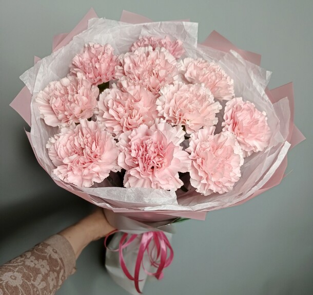 Гвоздика в розовых тонах, артикул F1264809 - 3053 рублей, доставка по городу. Flawery - доставка цветов