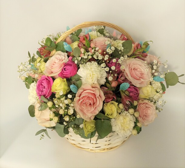Корзина "цветочный сад", артикул F1070506 - 21250 рублей, доставка по городу. Flawery - доставка цветов
