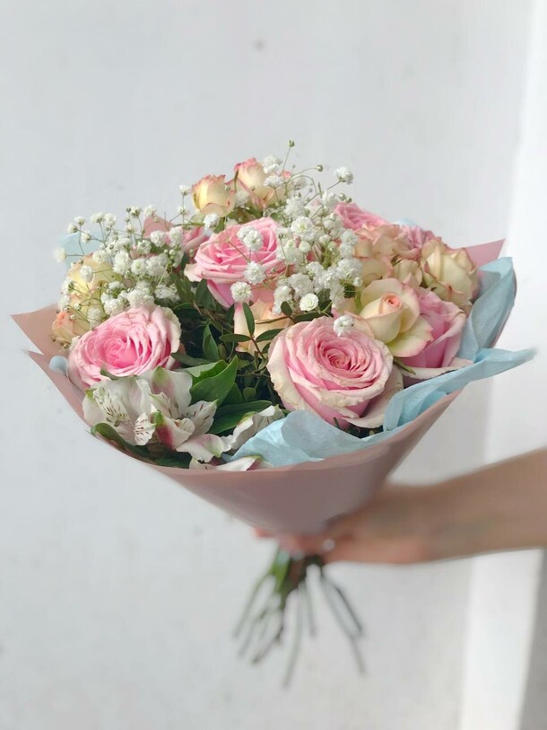 Букет "розовые мечты", артикул F1098463 - 6100 рублей, доставка по городу. Flawery - доставка цветов