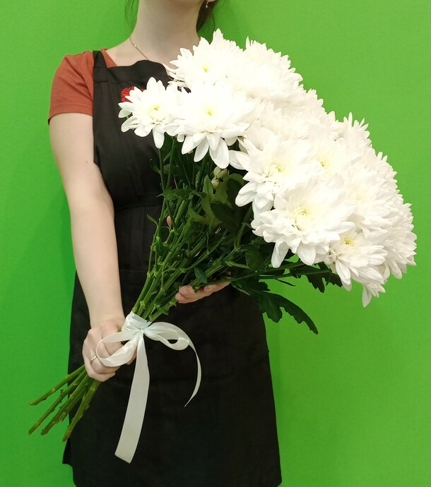 Хризантема кустовая белая, артикул F110969 - 4990 рублей, доставка по городу. Flawery - доставка цветов