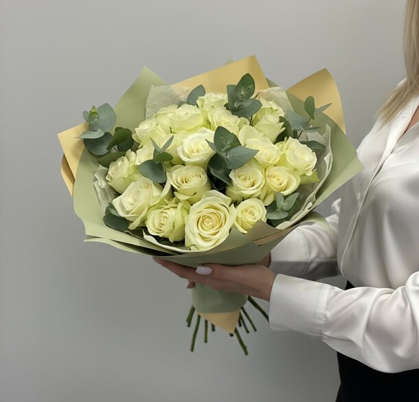 Букет из роз благородный вкус, артикул F1177821 - 7500 рублей, доставка по городу. Flawery - доставка цветов