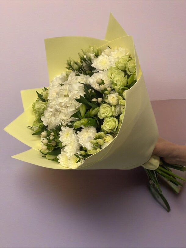 Букет цветов лебединое озеро, артикул F1394949 - 9300 рублей, доставка по городу. Flawery - доставка цветов