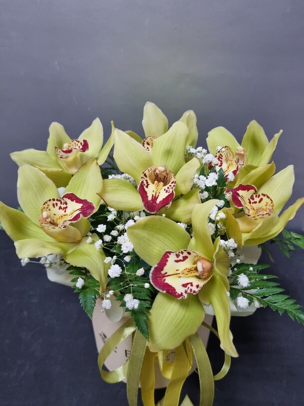 Композиция из ароматных орхидей, артикул F1373162 - 4054 рублей, доставка по городу. Flawery - доставка цветов