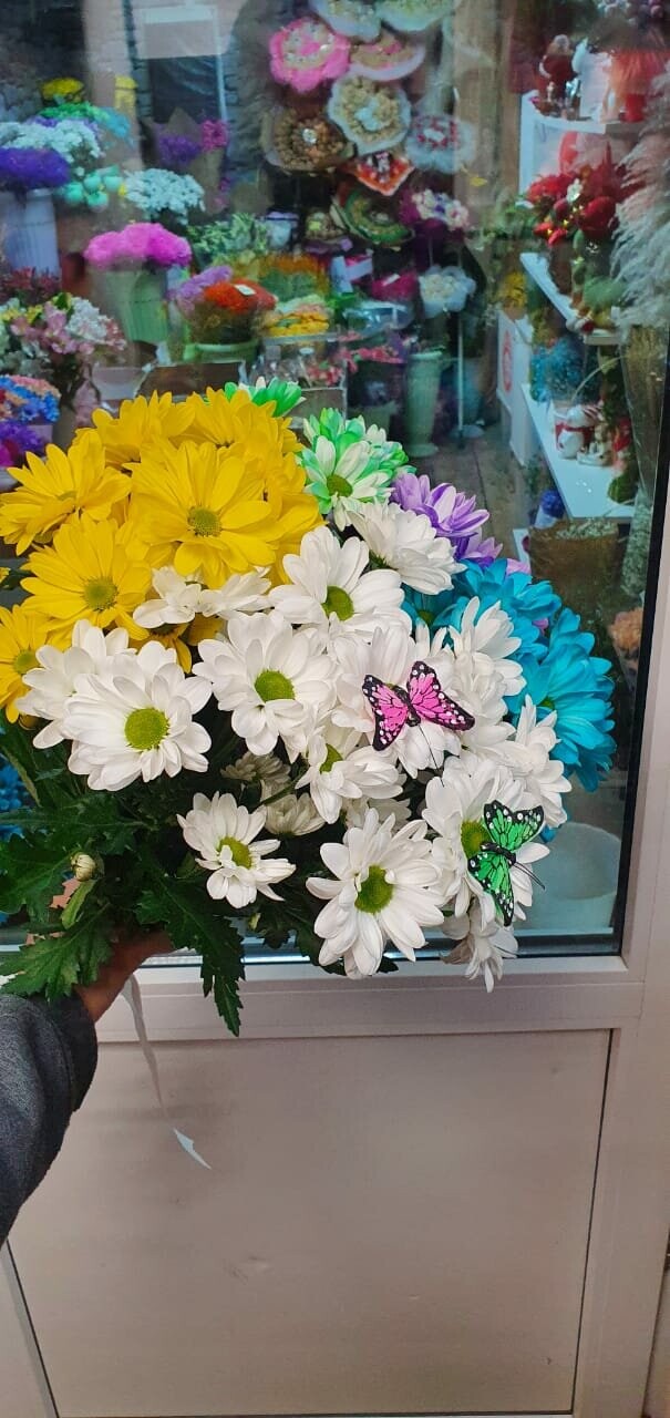 Букет «карусель», артикул F101128 - 2260 рублей, доставка по городу. Flawery - доставка цветов