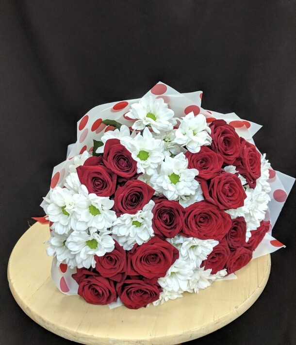 Букет «татьяна», артикул F1092312 - 7100 рублей, доставка по городу. Flawery - доставка цветов