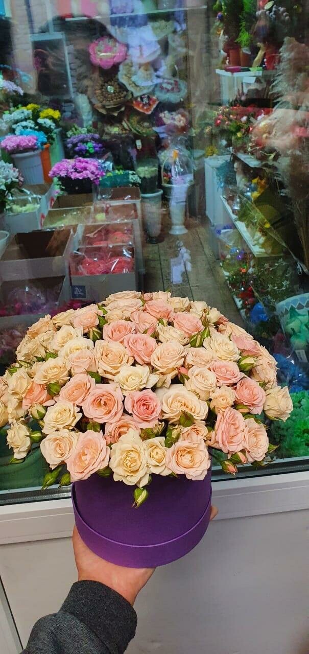 Цветы в коробке, артикул F1092434 - 7420 рублей, доставка по городу. Flawery - доставка цветов