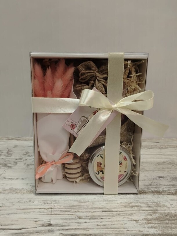 Подарочный набор n32, артикул F1368098 - 2350 рублей, доставка по городу. Flawery - доставка цветов