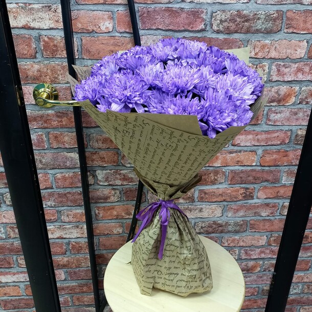 Букет хризантем балтика 9 шт, артикул F1390017 - 5650 рублей, доставка по городу. Flawery - доставка цветов