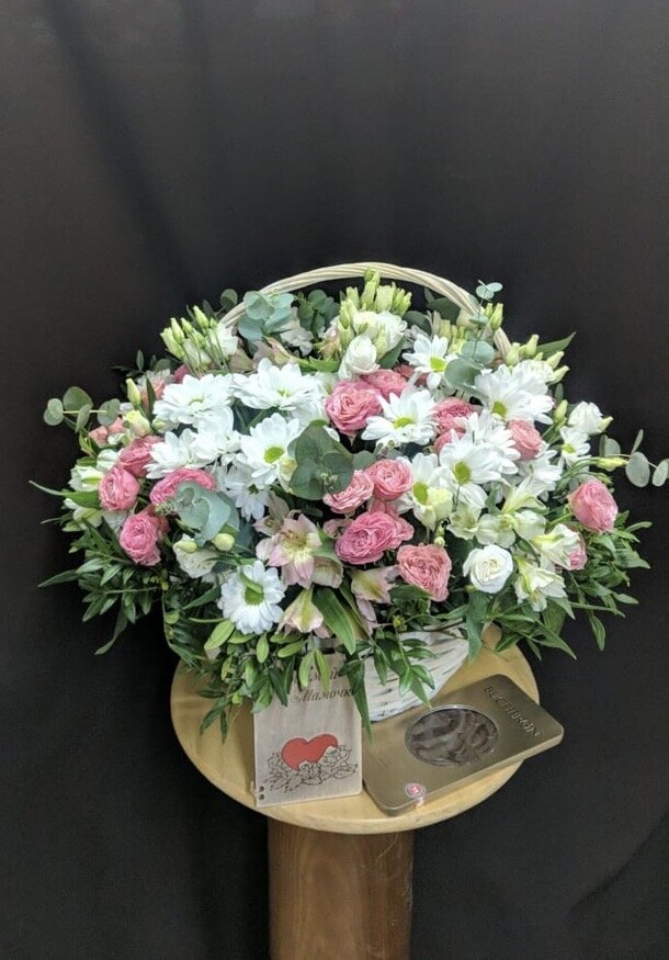 Корзина с цветами, артикул F1407459 - 15650 рублей, доставка по городу. Flawery - доставка цветов