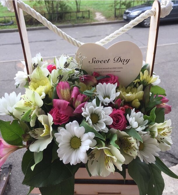 Ящик «компромисс», артикул F61389 - 4650 рублей, доставка по городу. Flawery - доставка цветов