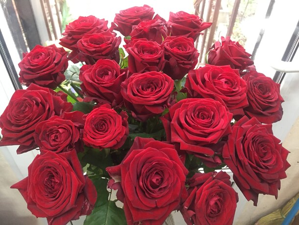 Букет 21 ред наоми, артикул F61409 - 3750 рублей, доставка по городу. Flawery - доставка цветов