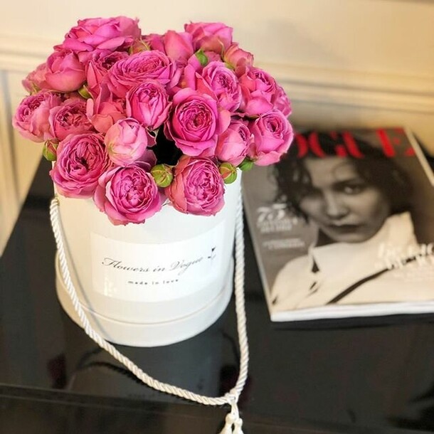 Коробка «решелье», артикул F83387 - 9744 рублей, доставка по городу. Flawery - доставка цветов