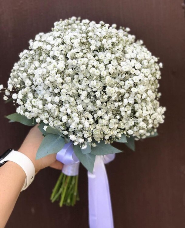 Букетик с гипсофилой, артикул F94857 - 5580 рублей, доставка по городу. Flawery - доставка цветов