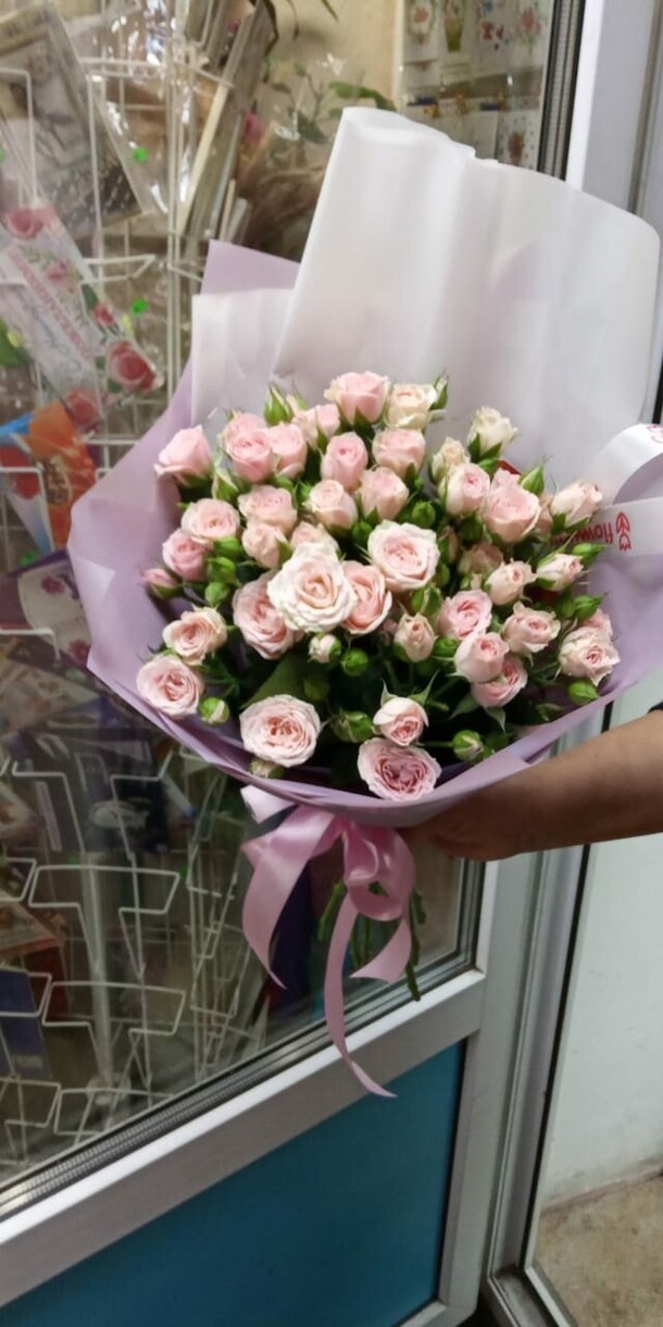 Мини букетик из кустовой розы, артикул F94875 - 4950 рублей, доставка по городу. Flawery - доставка цветов