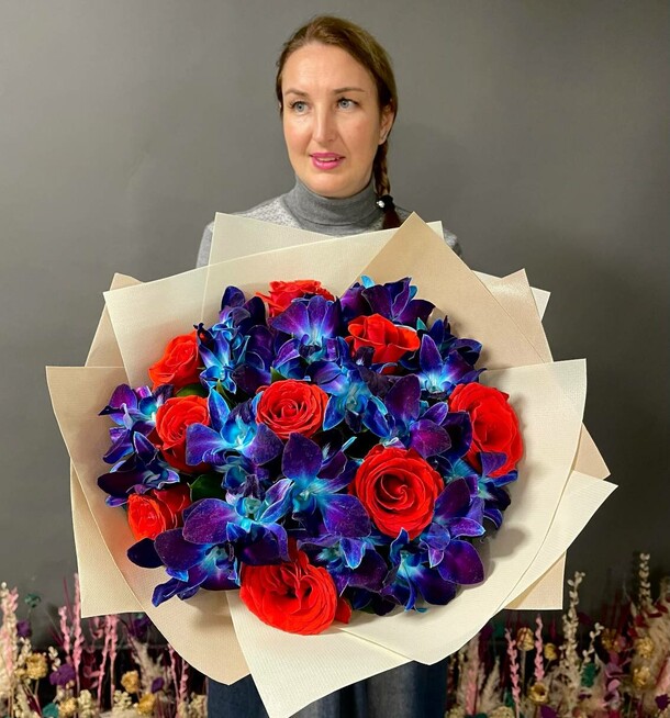 Сгораю в твоем космосе, артикул F1096220 - 6643 рублей, доставка по городу. Flawery - доставка цветов