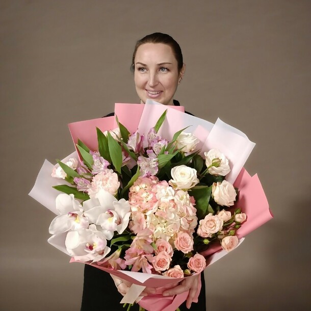 Прикосновение нежности, артикул F1106807 - 6401 рублей, доставка по городу. Flawery - доставка цветов