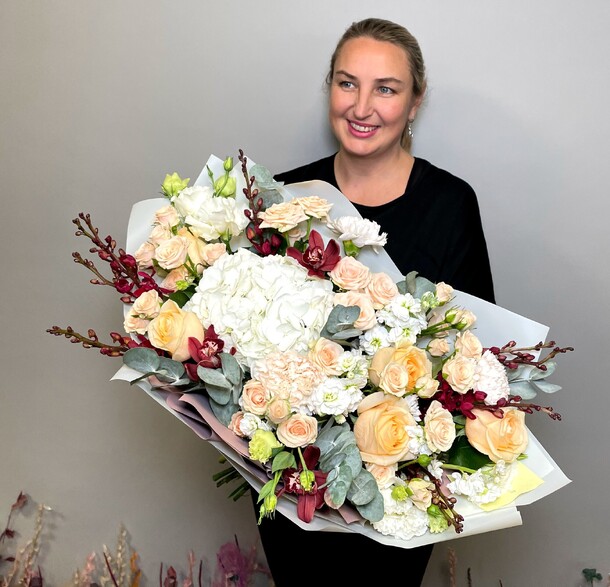 Букет с ашимой, артикул F1222290 - 11483 рублей, доставка по городу. Flawery - доставка цветов