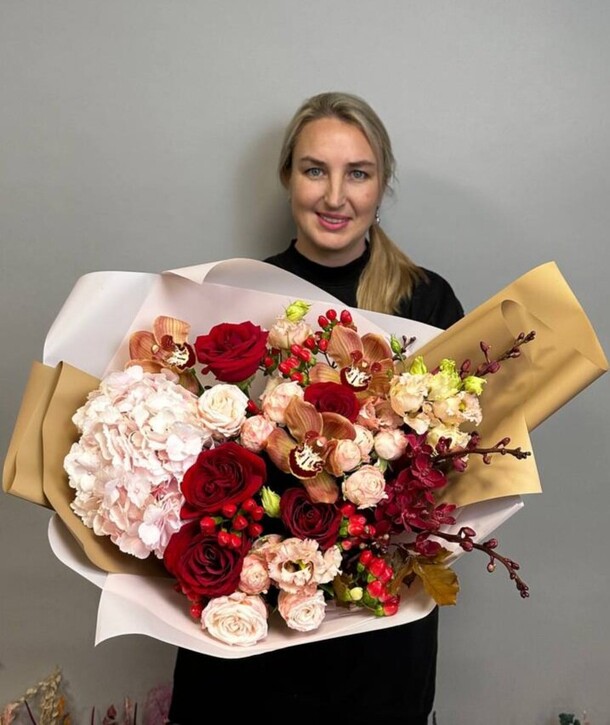 Красная карамелька, артикул F1227156 - 10757 рублей, доставка по городу. Flawery - доставка цветов