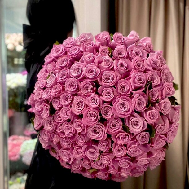 101 роза, артикул F1084184 - 21285 рублей, доставка по городу. Flawery - доставка цветов