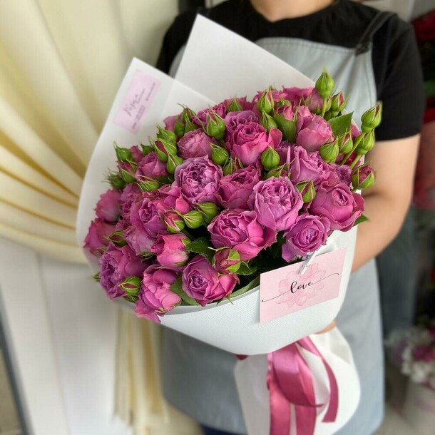 Букет пионовидных роз, артикул F1310142 - 5785 рублей, доставка по городу. Flawery - доставка цветов