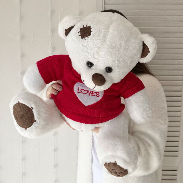 Мишка белый в свитере 38 см, артикул F1521583 - 2490 рублей, доставка по городу. Flawery - доставка цветов