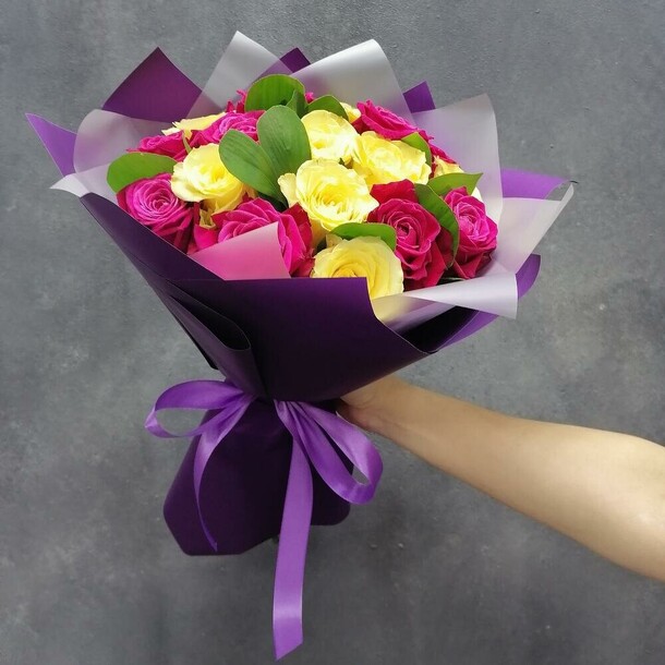 15 роз, артикул F102028 - 2521 рублей, доставка по городу. Flawery - доставка цветов