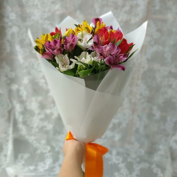 Альстромерии микс, артикул F102055 - 1690 рублей, доставка по городу. Flawery - доставка цветов