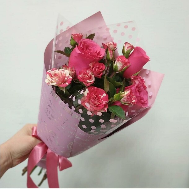 Букетик из роз, артикул F106526 - 1445 рублей, доставка по городу. Flawery - доставка цветов