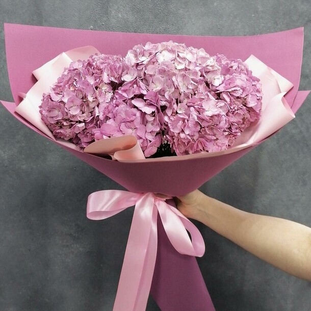 5 стильных гортензий, артикул F108743 - 3265 рублей, доставка по городу. Flawery - доставка цветов