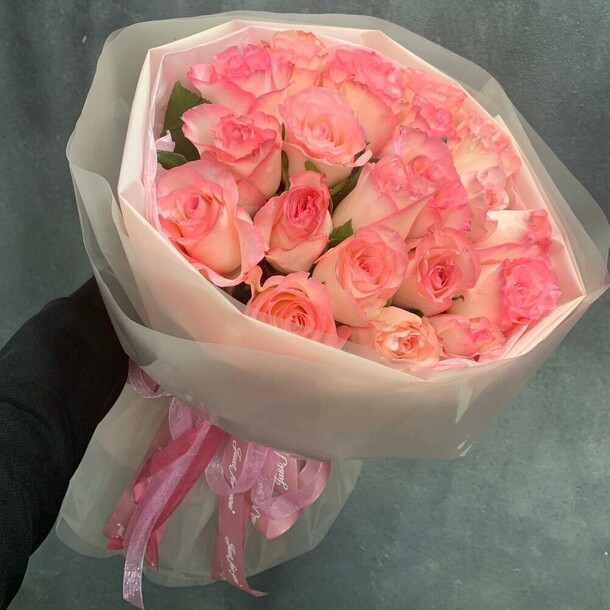 19 роз premium, артикул F108880 - 2612 рублей, доставка по городу. Flawery - доставка цветов