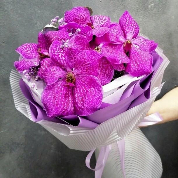5 орхидей vanda, артикул F1099018 - 3016 рублей, доставка по городу. Flawery - доставка цветов