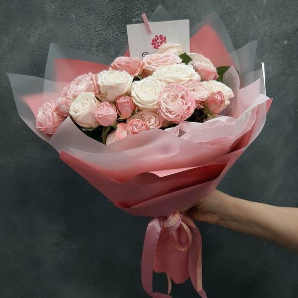 Букет "нежность" из пионовидных роз, артикул F110117 - 2990 рублей, доставка по городу. Flawery - доставка цветов