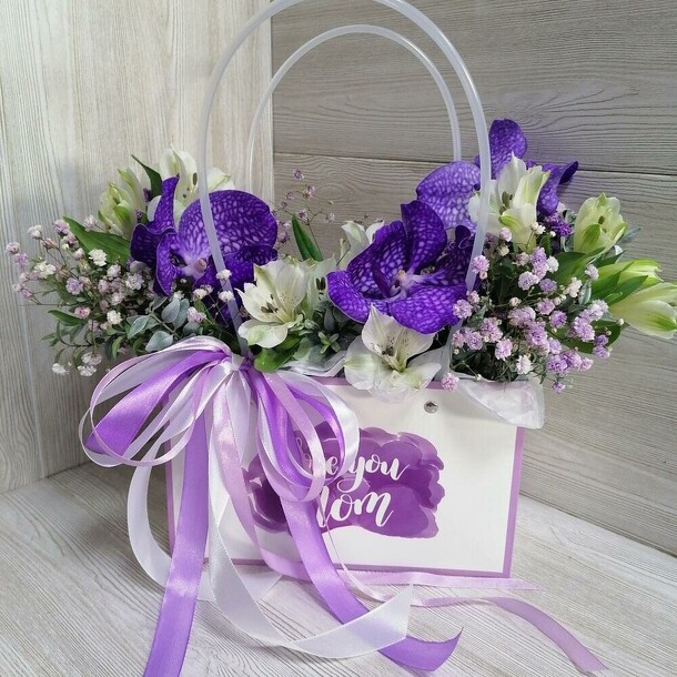 Сумочка, артикул F1115071 - 2629 рублей, доставка по городу. Flawery - доставка цветов