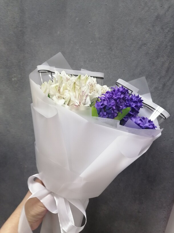 Комплимент, артикул F1117186 - 2150 рублей, доставка по городу. Flawery - доставка цветов