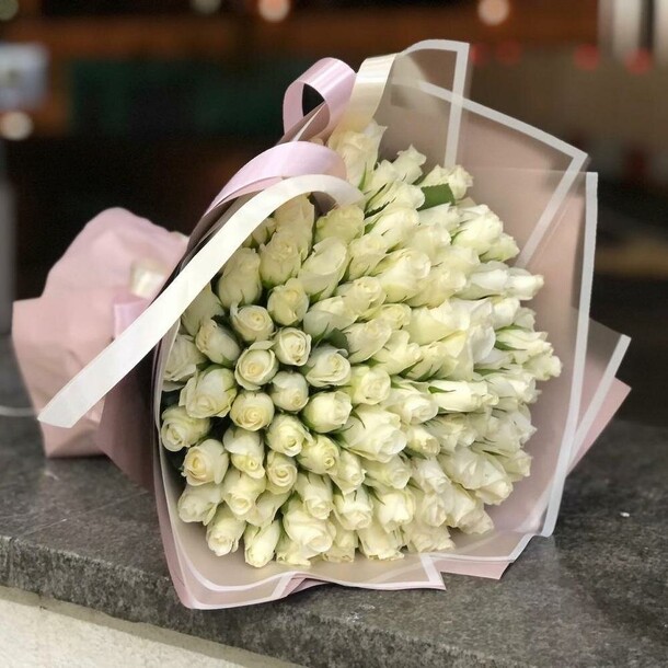 101 роза белоснежка, артикул F1125184 - 8320 рублей, доставка по городу. Flawery - доставка цветов