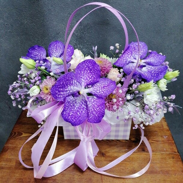 Стильный подарок, артикул F1126321 - 2990 рублей, доставка по городу. Flawery - доставка цветов