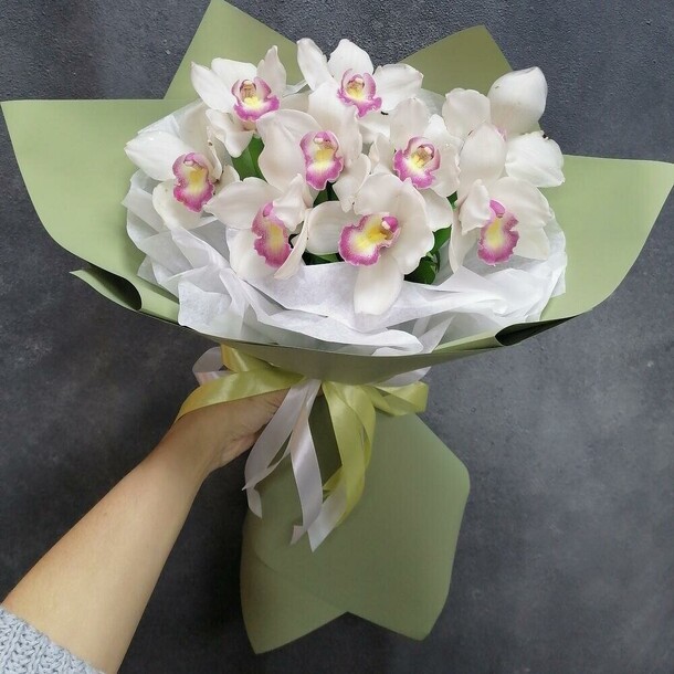 Олива 💚, артикул F1135964 - 2780 рублей, доставка по городу. Flawery - доставка цветов