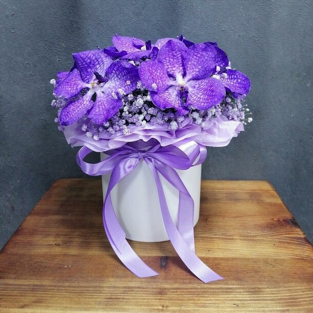 Орхидея ванда в боксе, артикул F1140807 - 3223 рублей, доставка по городу. Flawery - доставка цветов