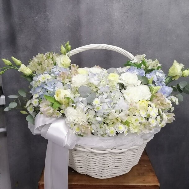 Великолепная корзина 💞, артикул F1153473 - 12766 рублей, доставка по городу. Flawery - доставка цветов