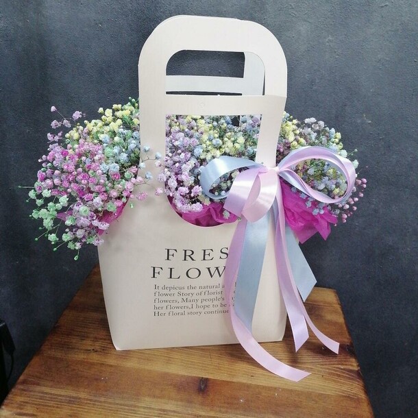 Радужная сумочка, артикул F1159074 - 2305 рублей, доставка по городу. Flawery - доставка цветов