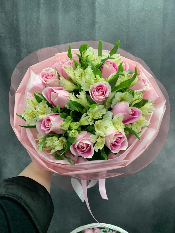 Нежный букет, артикул F1252909 - 3215 рублей, доставка по городу. Flawery - доставка цветов