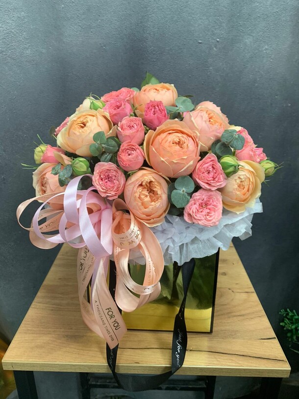 Сумочка с пионовидной розой, артикул F1300463 - 3960 рублей, доставка по городу. Flawery - доставка цветов