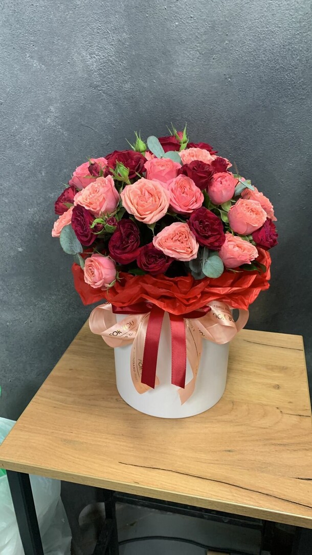 Коробочка кустовых роз, артикул F1300504 - 3536 рублей, доставка по городу. Flawery - доставка цветов