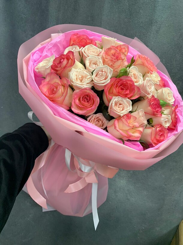 Микс из роз, артикул F1300507 - 4900 рублей, доставка по городу. Flawery - доставка цветов