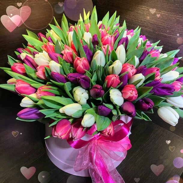 Композиция 101 тюльпан, артикул F72601 - 32307 рублей, доставка по городу. Flawery - доставка цветов